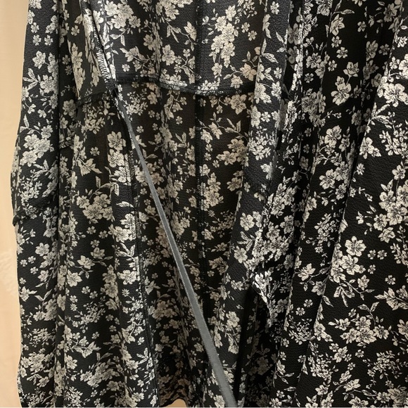 Flutter Sleeve Ruffle Hem Wrap Dress NWT - Picture 12 of 16